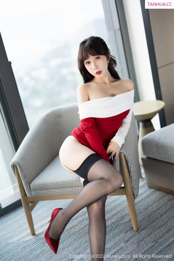 波巧酱  [XiuRen]高清写真图 2022.12.19 No.6015 波巧酱 黑丝美腿第14张图片